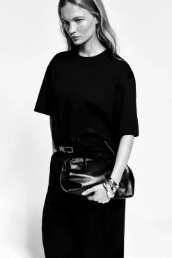 OVERSIZED T-SHIRT