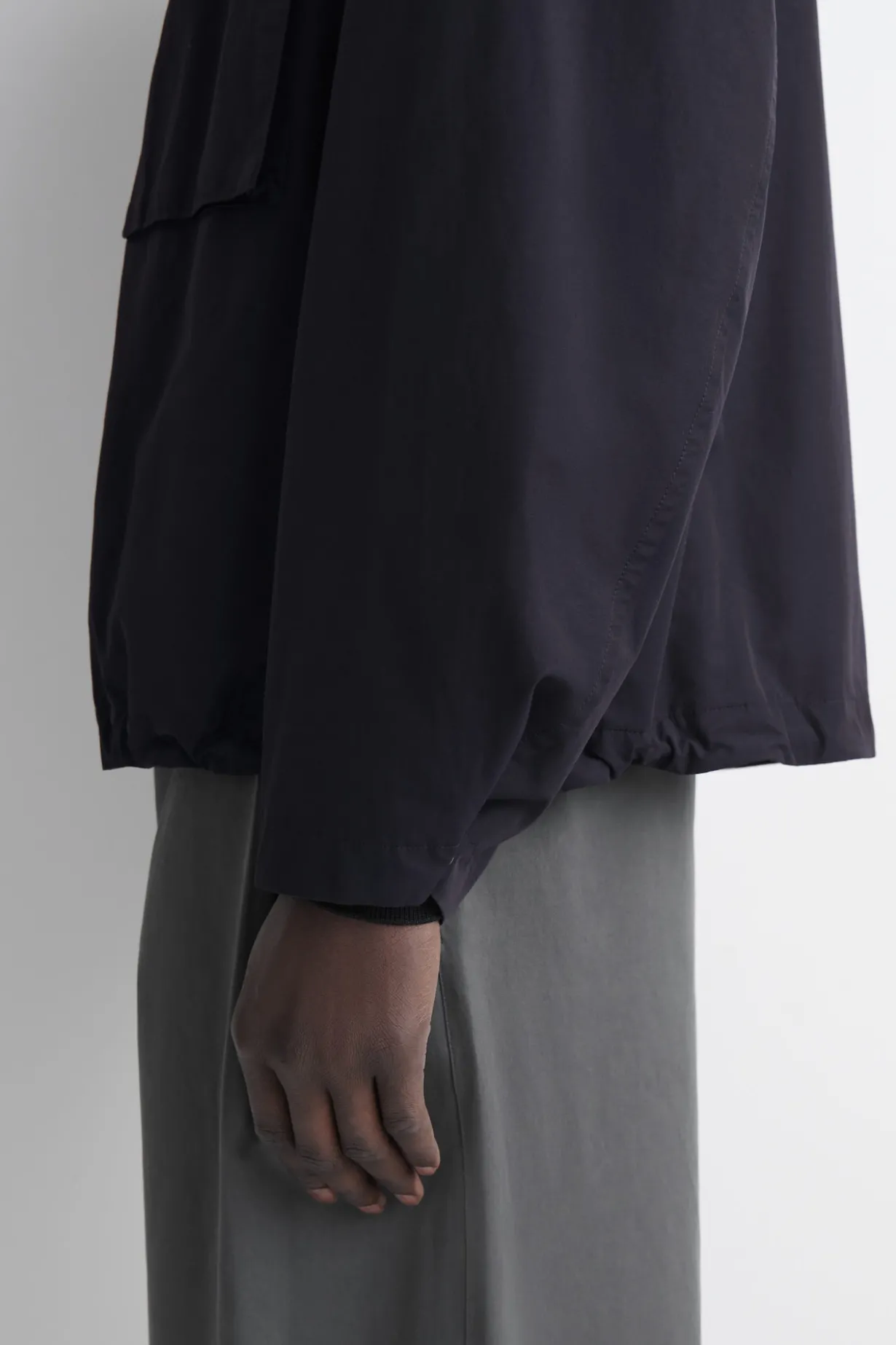 PACKABLE-HOOD WINDBREAKER JACKET