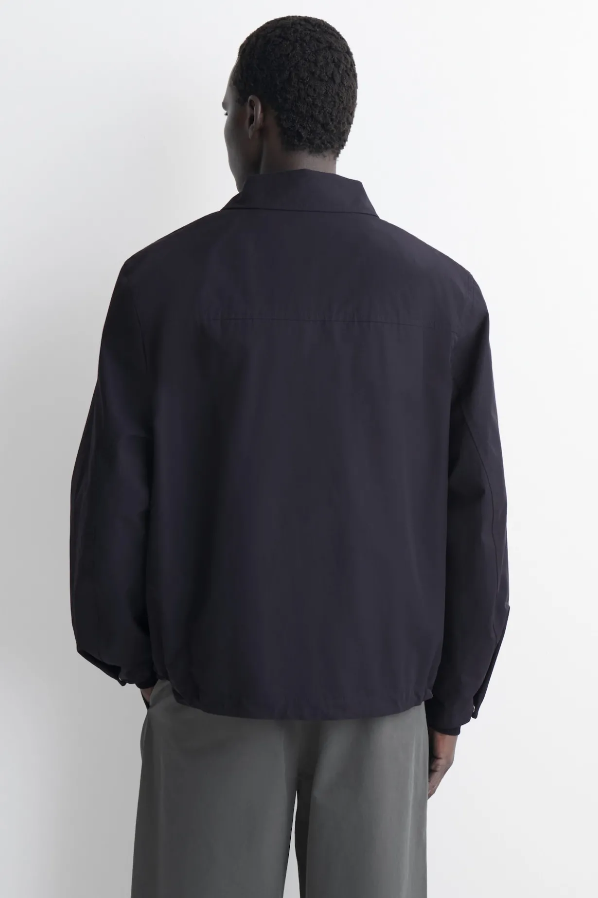 PACKABLE-HOOD WINDBREAKER JACKET