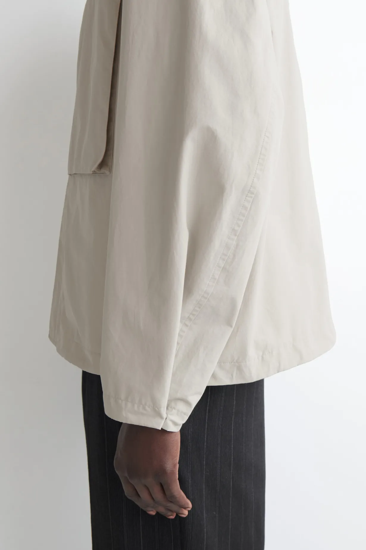 PACKABLE-HOOD WINDBREAKER JACKET