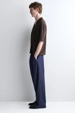 PERFORATED KNITTED SHORT-SLEEVED SHIRT