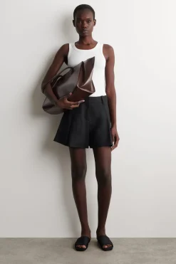 PLEATED BELTED LINEN SHORTS