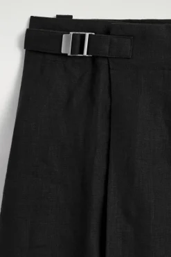 PLEATED BELTED LINEN SHORTS