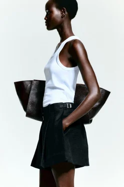 PLEATED BELTED LINEN SHORTS