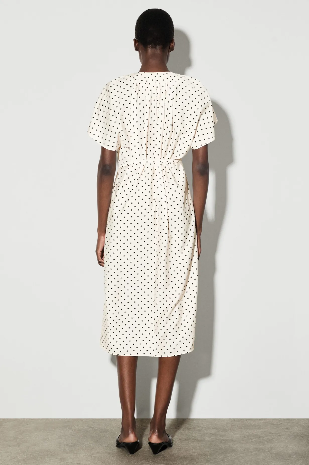 PLEATED BELTED MIDI DRESS