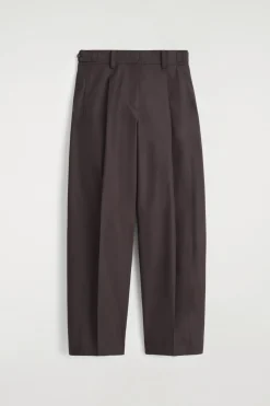 PLEATED COTTON BARREL-LEG TROUSERS