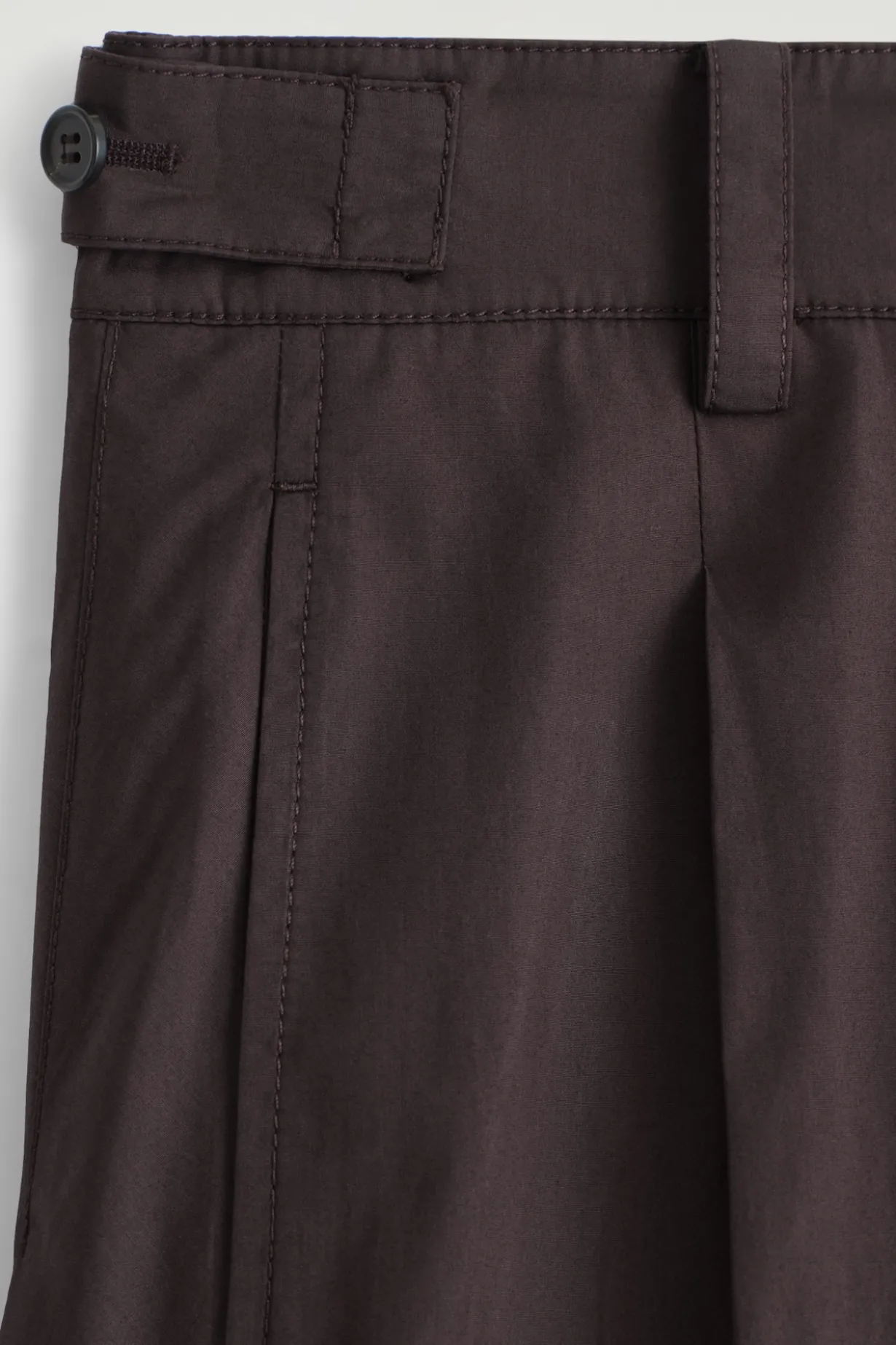 PLEATED COTTON BARREL-LEG TROUSERS