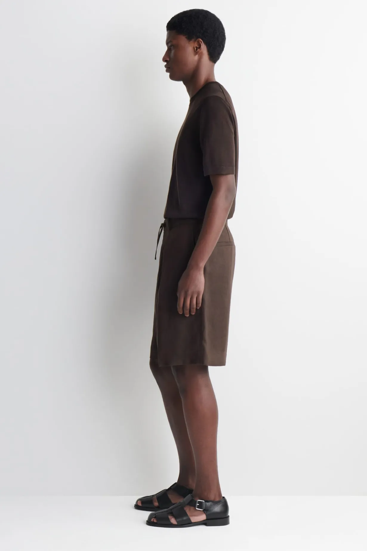 PLEATED LINEN DRAWSTRING SHORTS