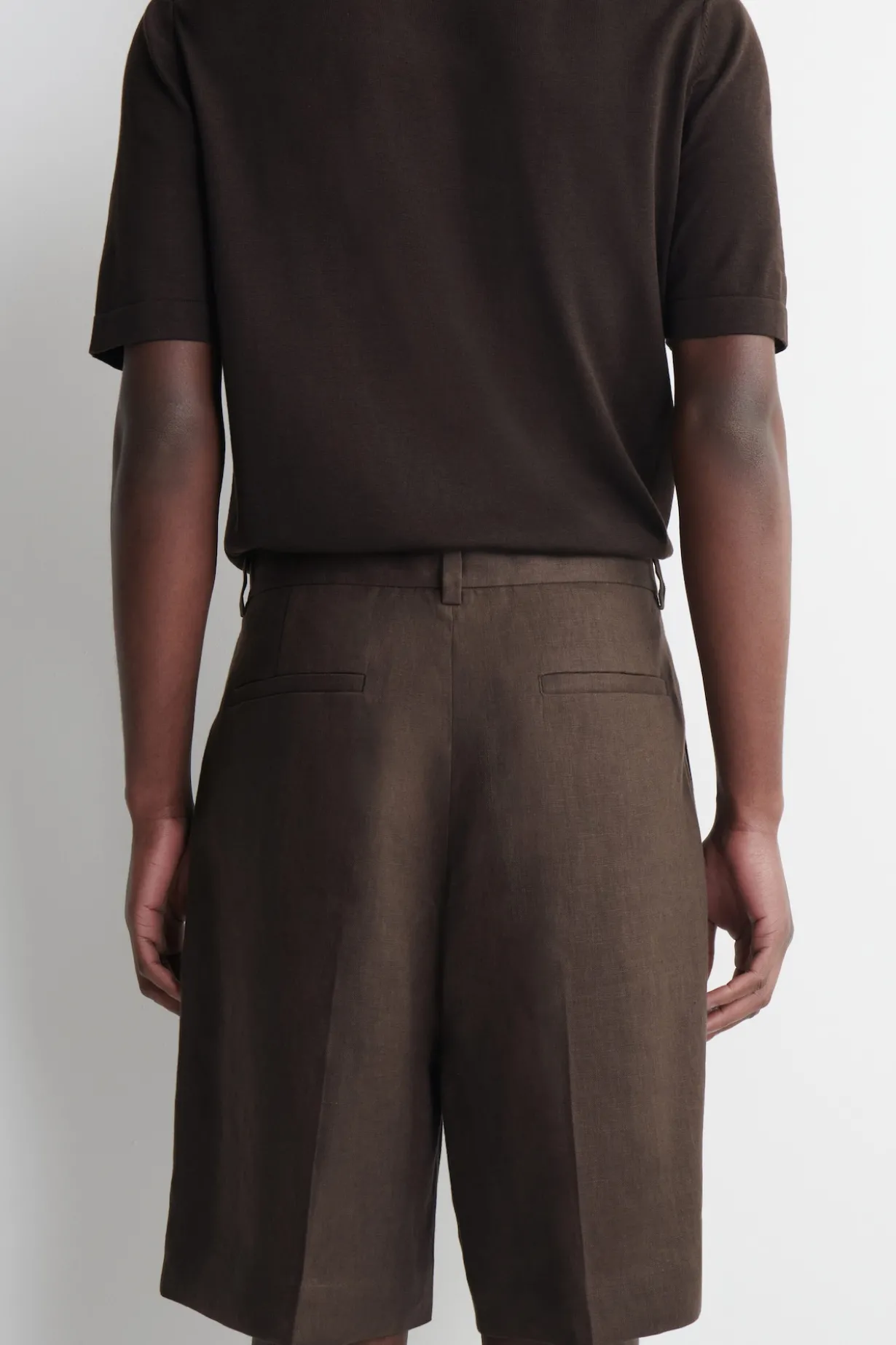 PLEATED LINEN DRAWSTRING SHORTS