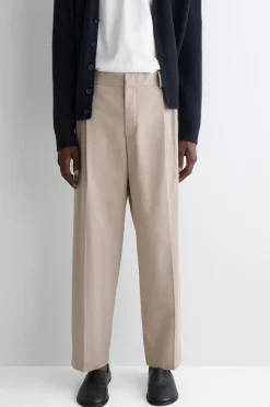 PLEATED RELAXED-FIT TAPERED PANTS