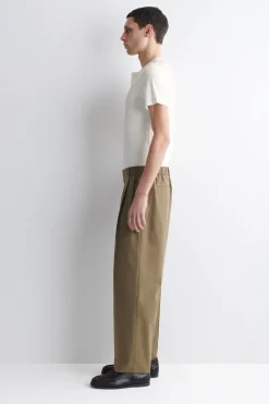 PLEATED RELAXED-FIT TAPERED PANTS