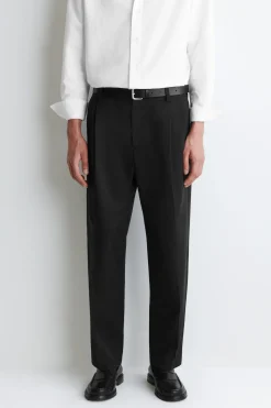 PLEATED RELAXED-FIT TAPERED PANTS