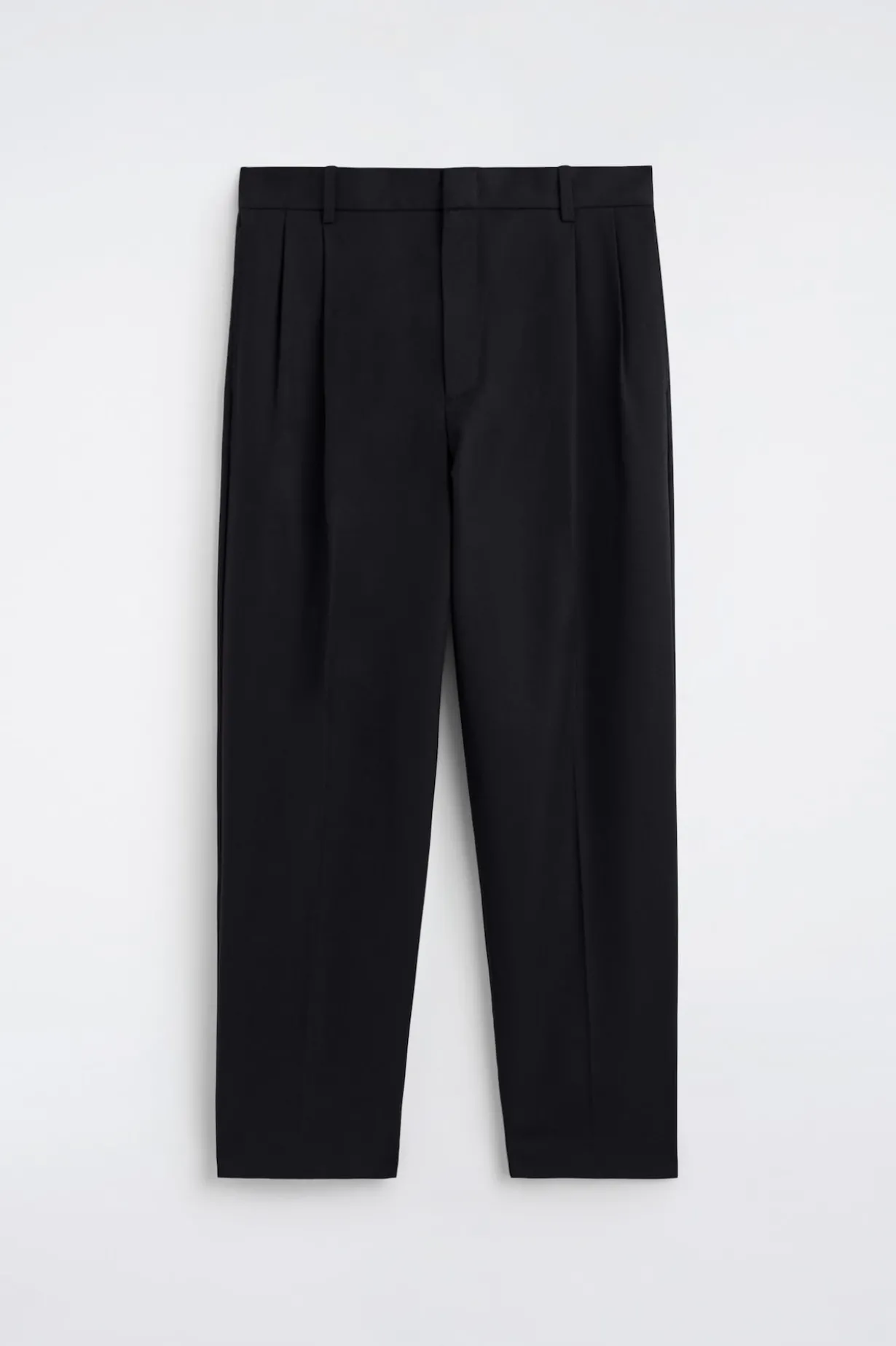 PLEATED RELAXED-FIT TAPERED PANTS