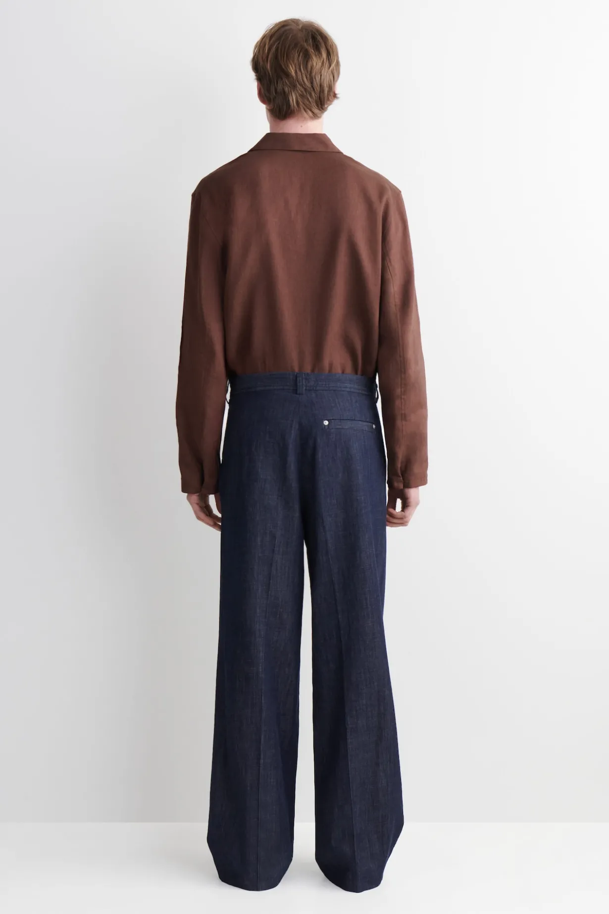 PLEATED WIDE-LEG DENIM PANTS
