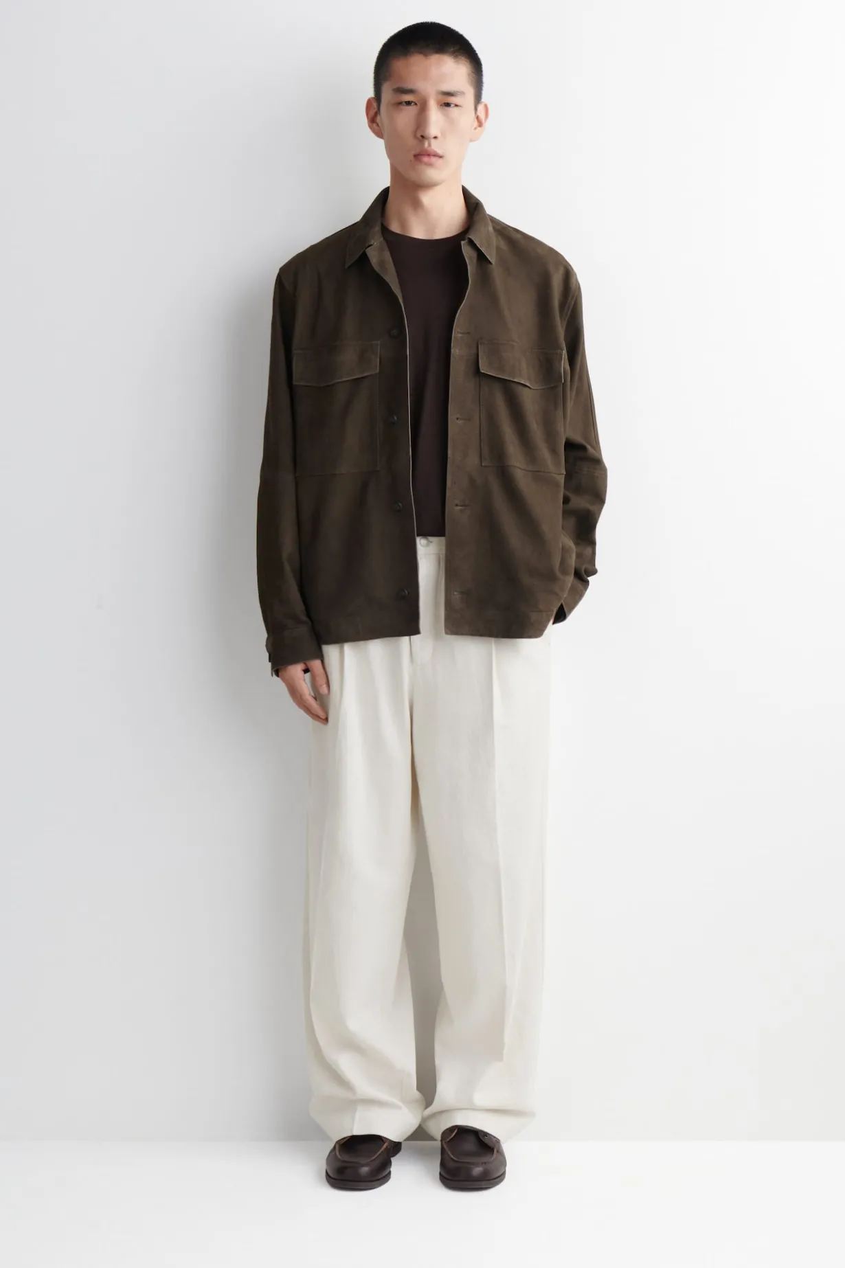 PLEATED WIDE-LEG DENIM PANTS