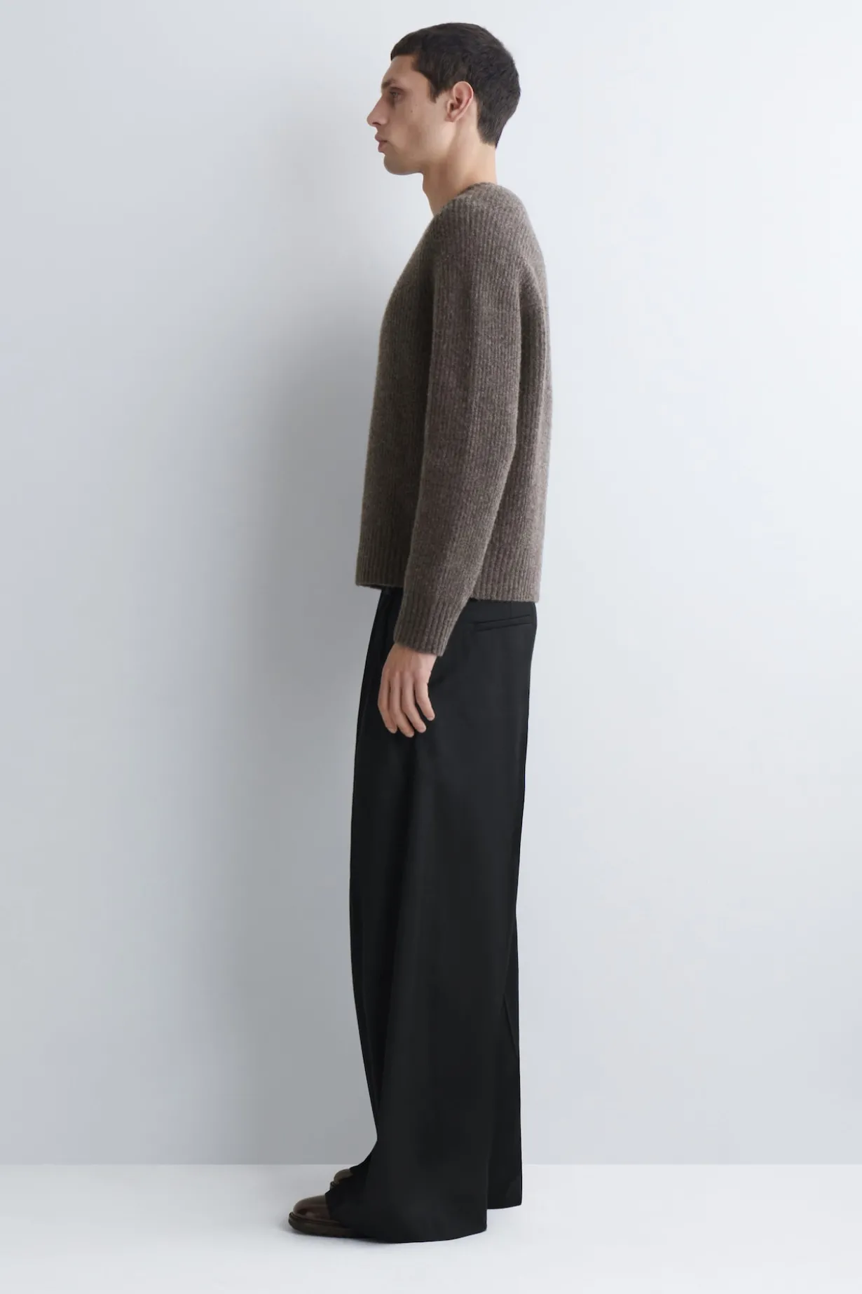 PLEATED WOOL WIDE-LEG PANTS