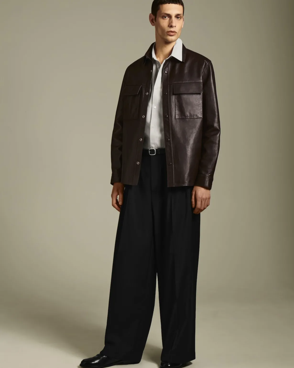 PLEATED WOOL WIDE-LEG PANTS