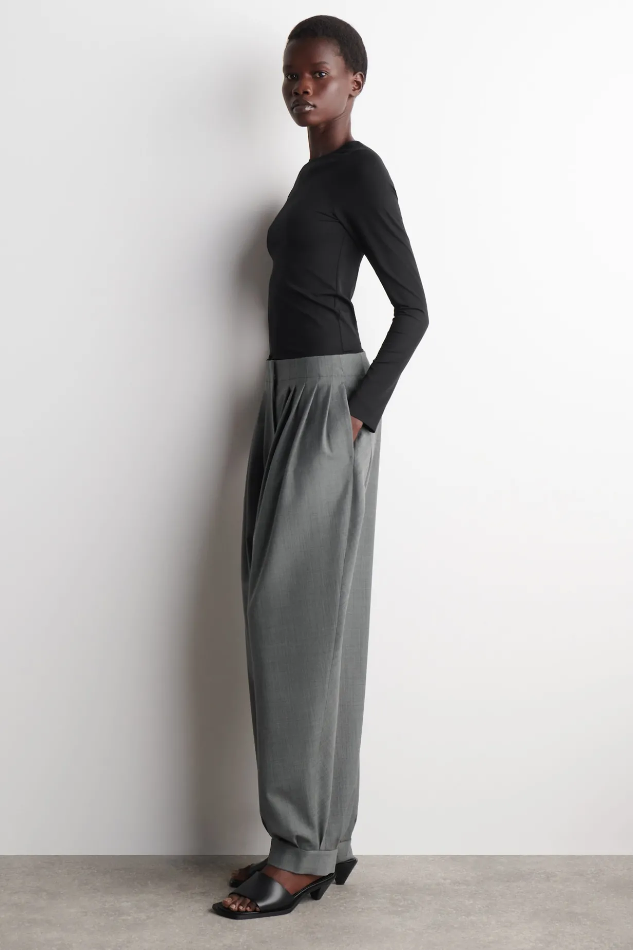 PLEATED WOOL-BLEND BALLOON-LEG PANTS