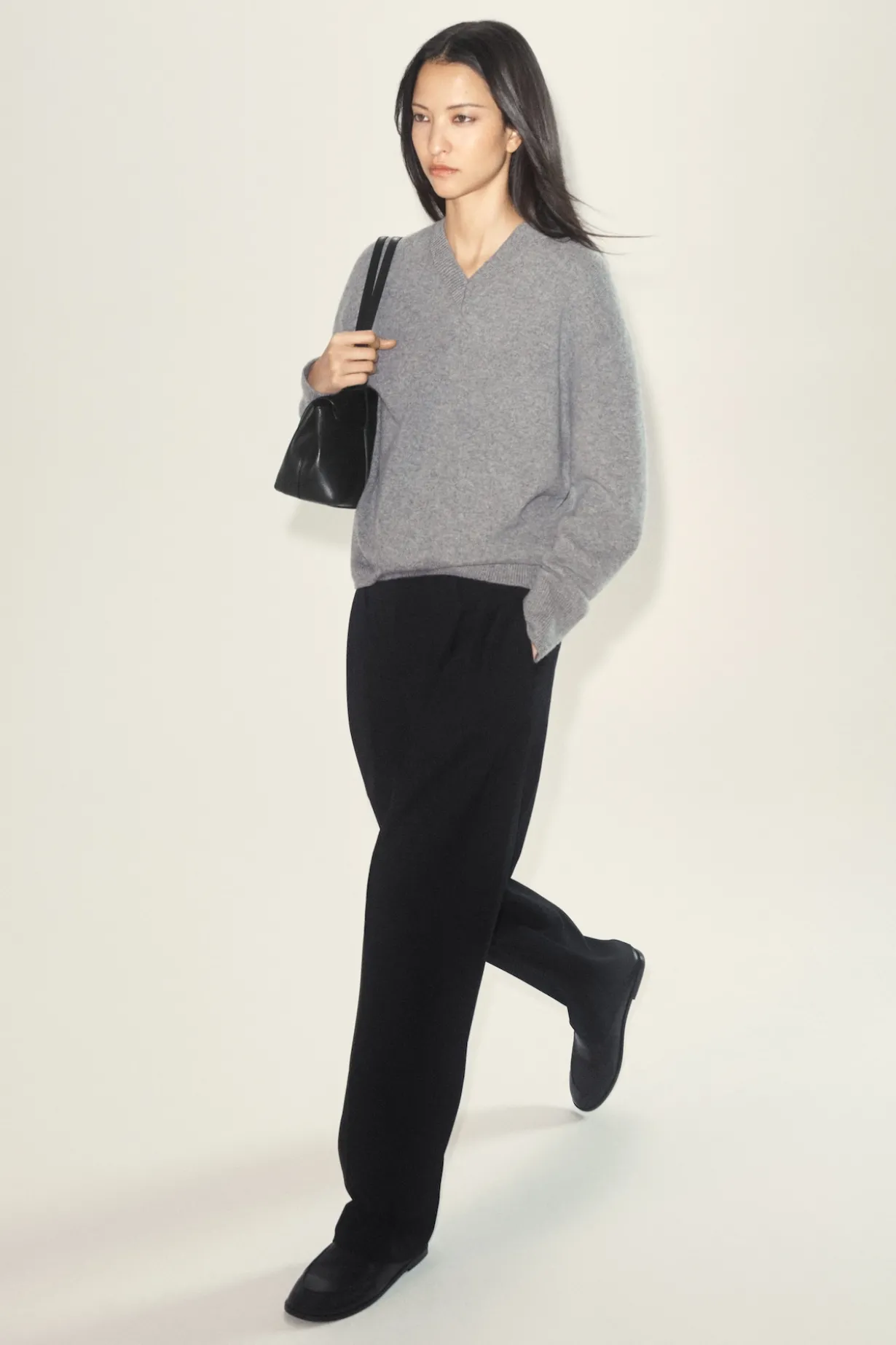 PLEATED WOOL-BLEND TAPERED PANTS
