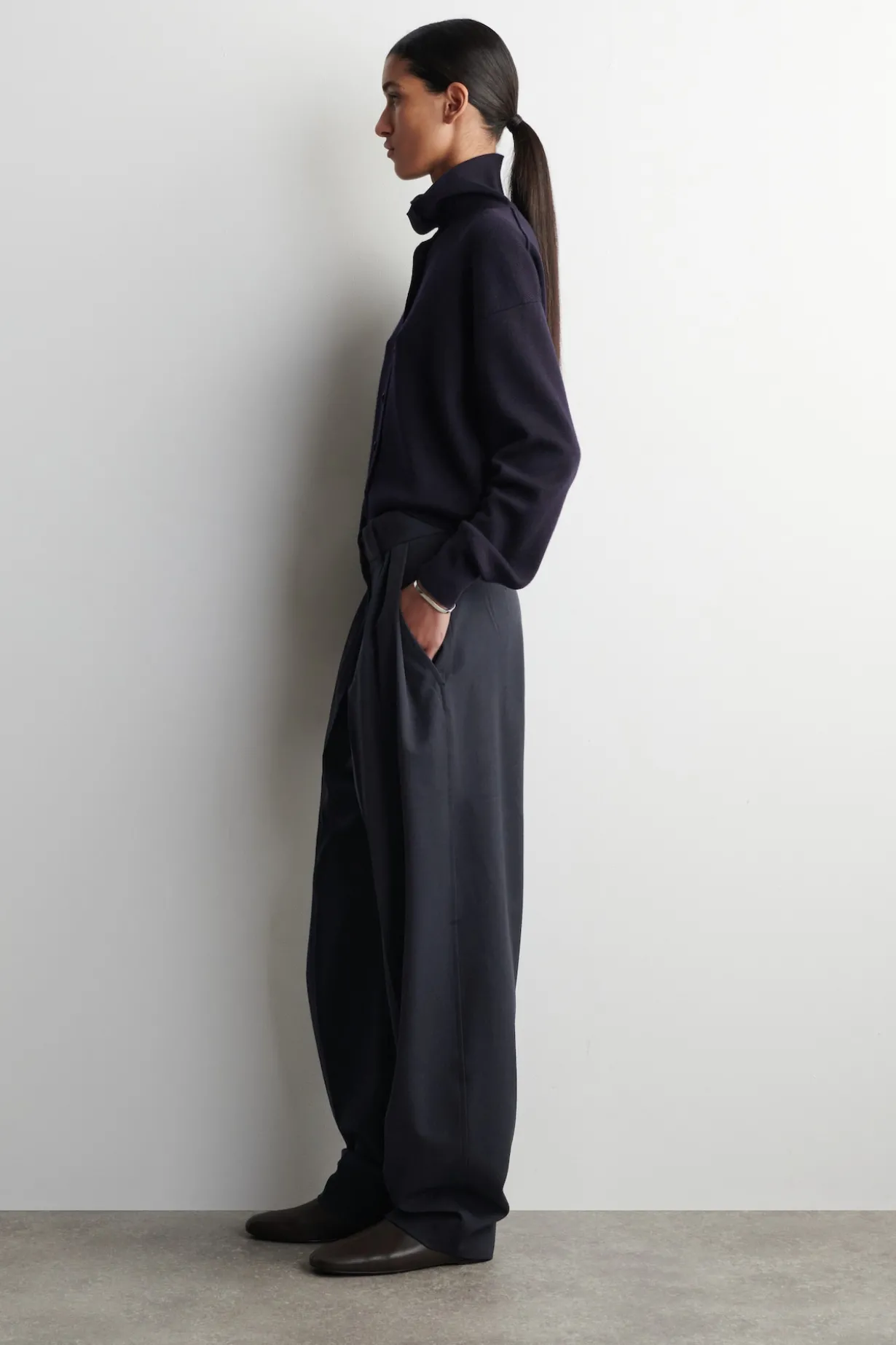 PLEATED WOOL-BLEND TULIP PANTS
