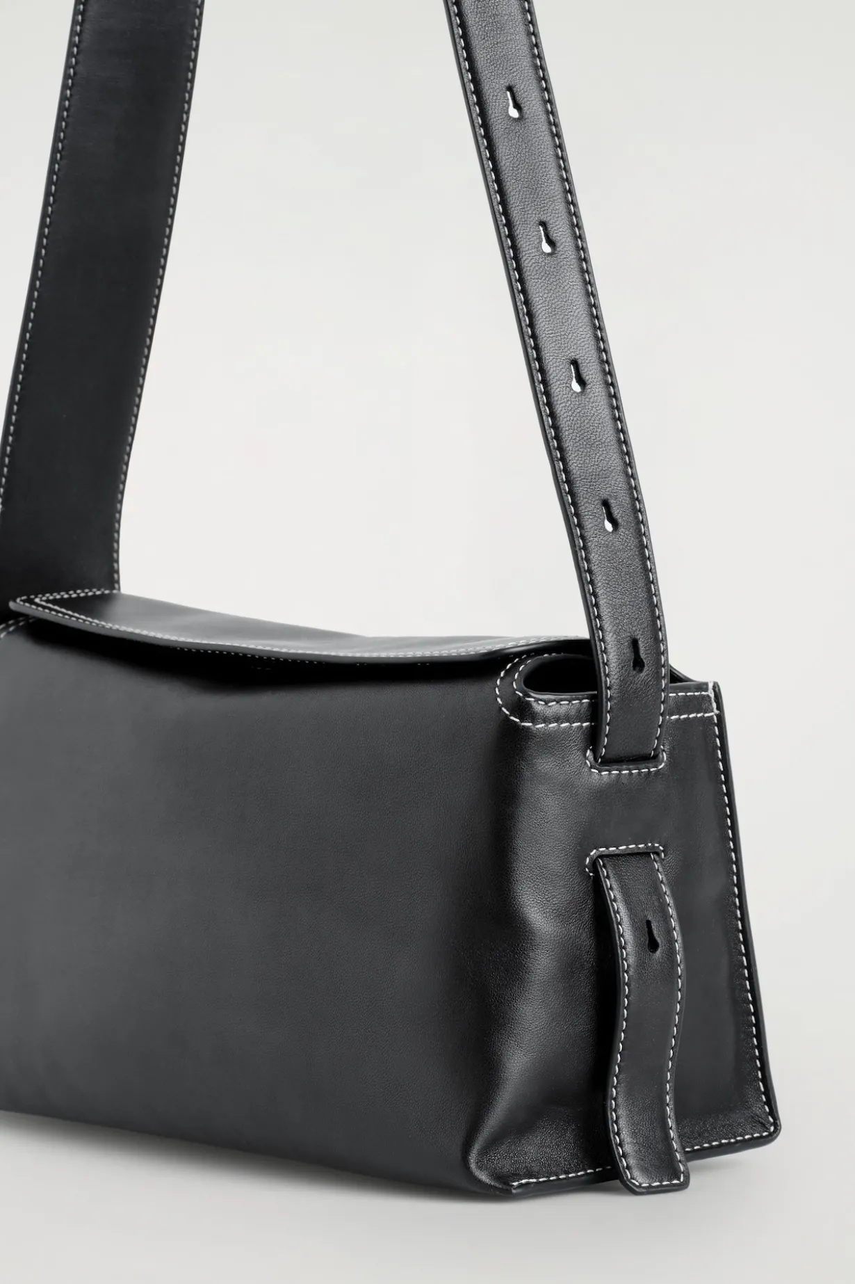 PLINTH CROSSBODY BAG - LEATHER
