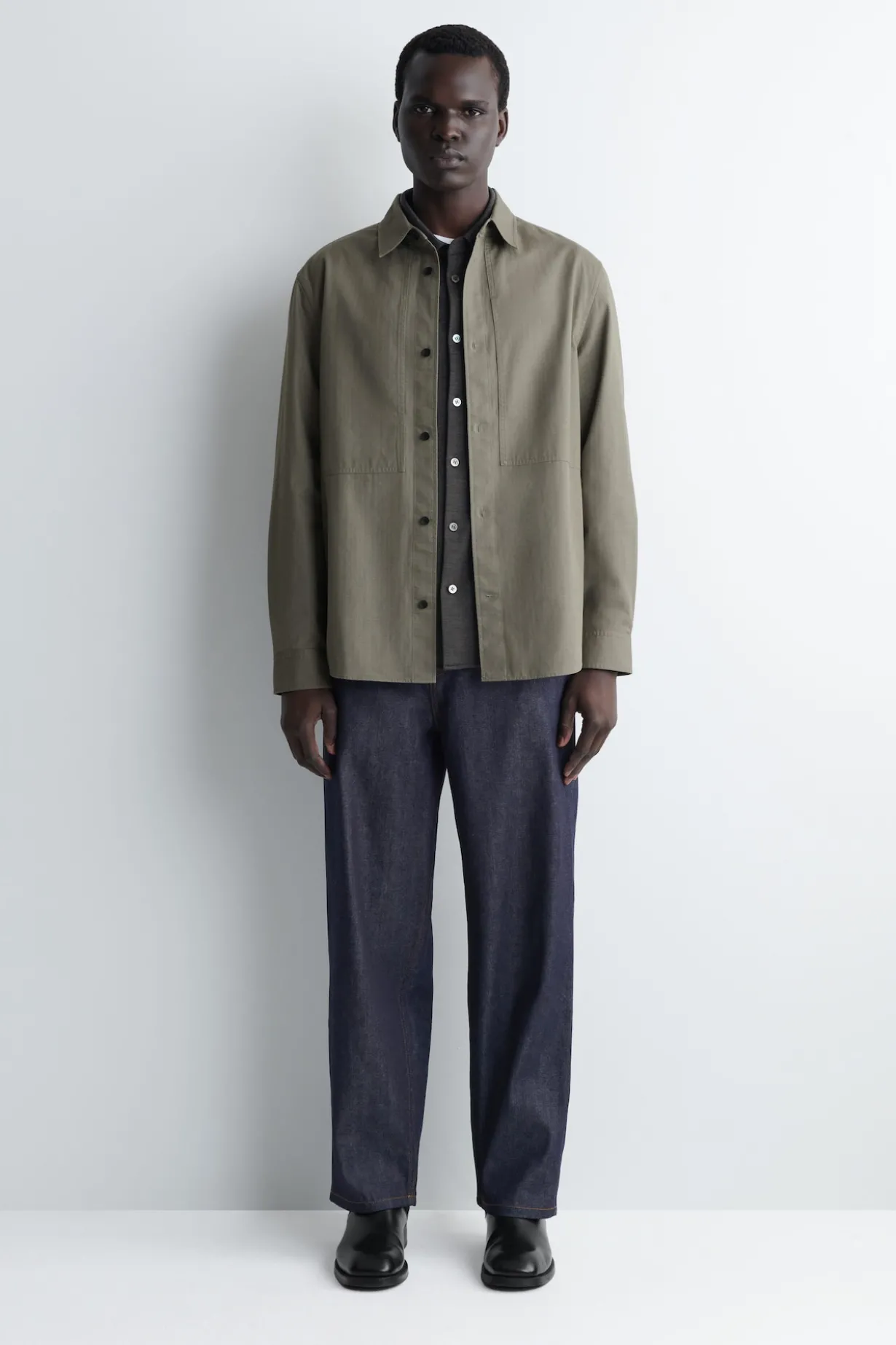 POCKET-DETAIL COTTON SHIRT
