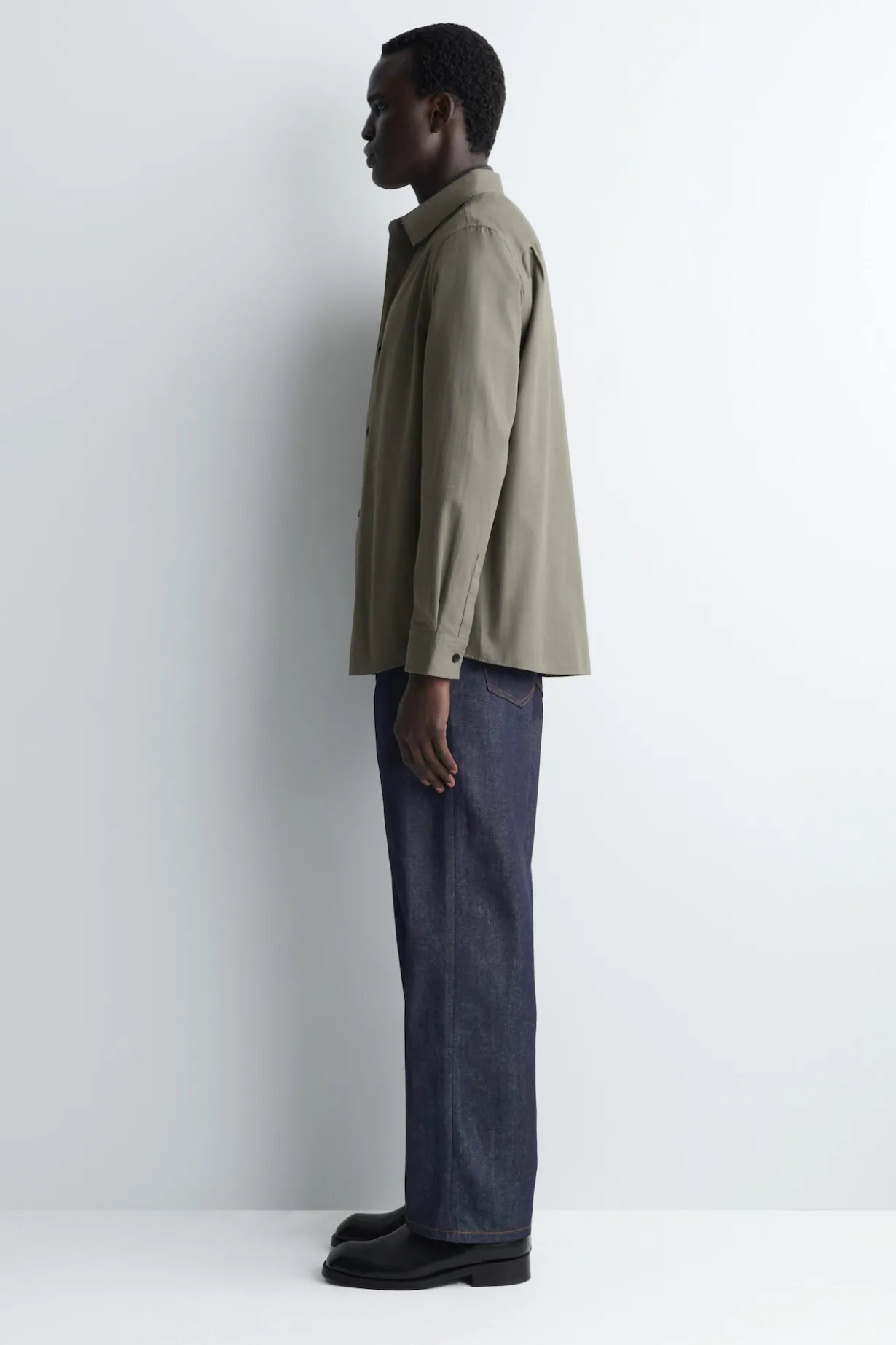 POCKET-DETAIL COTTON SHIRT
