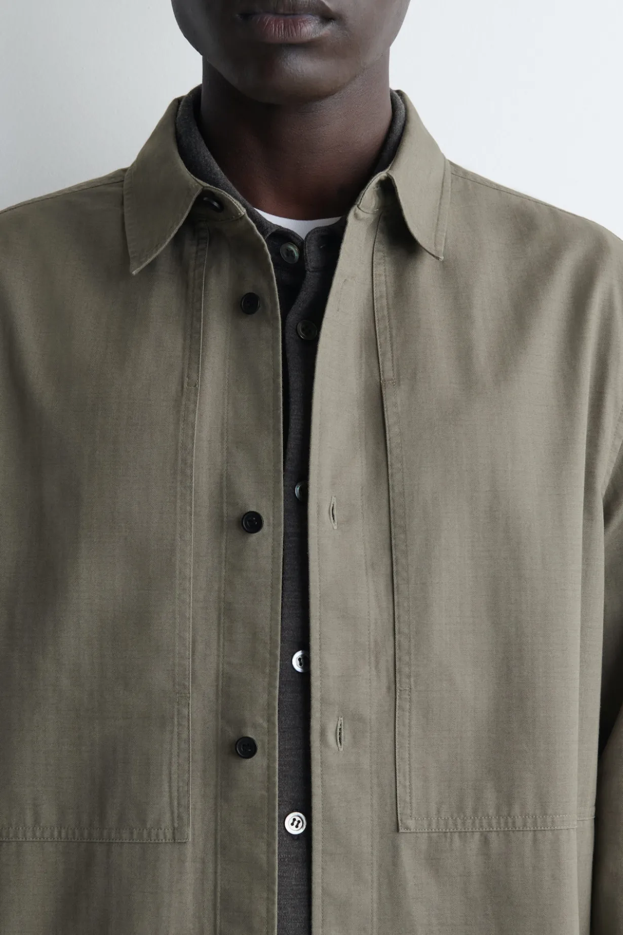 POCKET-DETAIL COTTON SHIRT