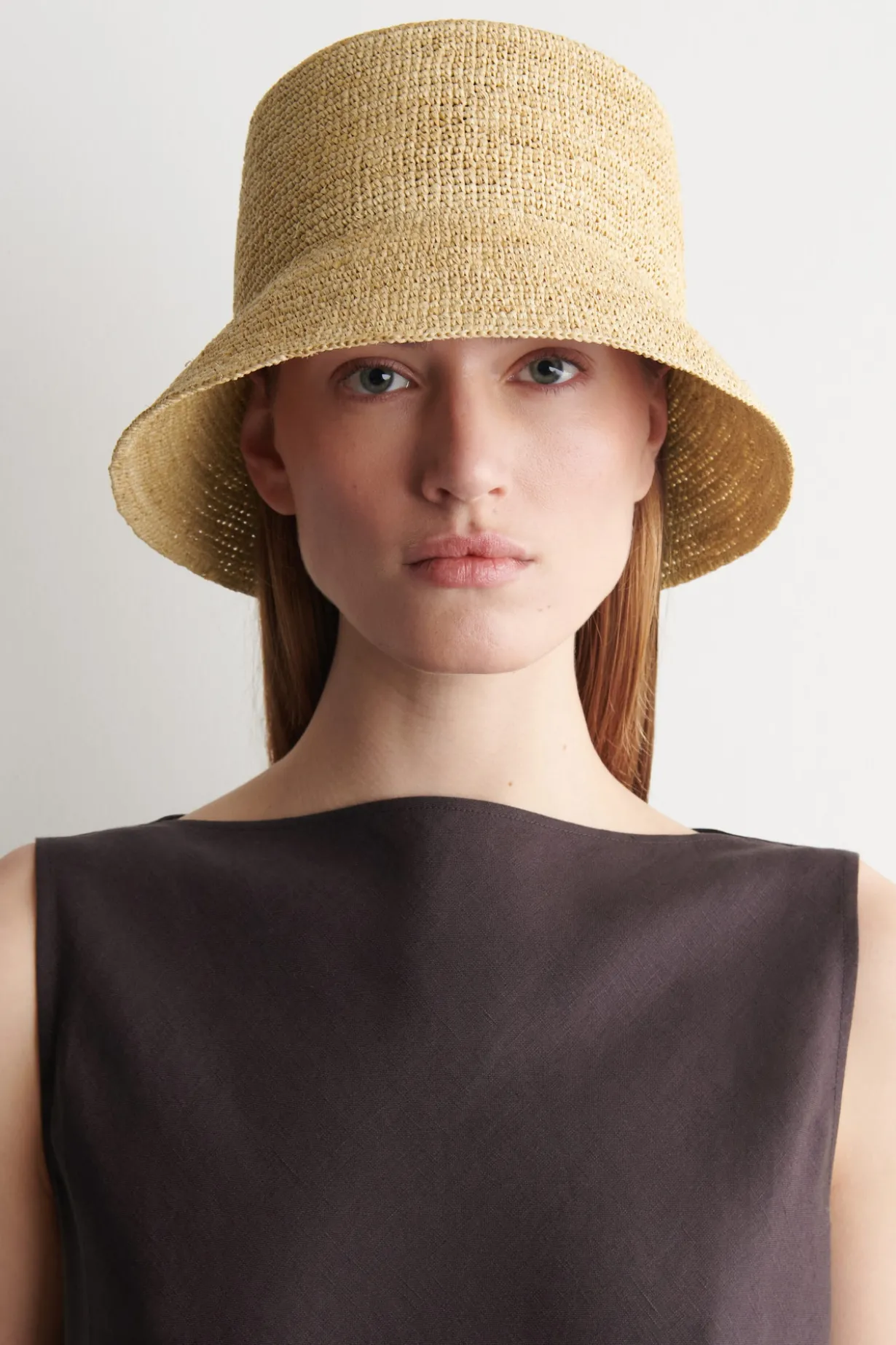 RAFFIA BUCKET HAT