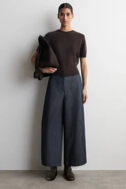 RAW DENIM CROPPED BARREL-LEG PANTS