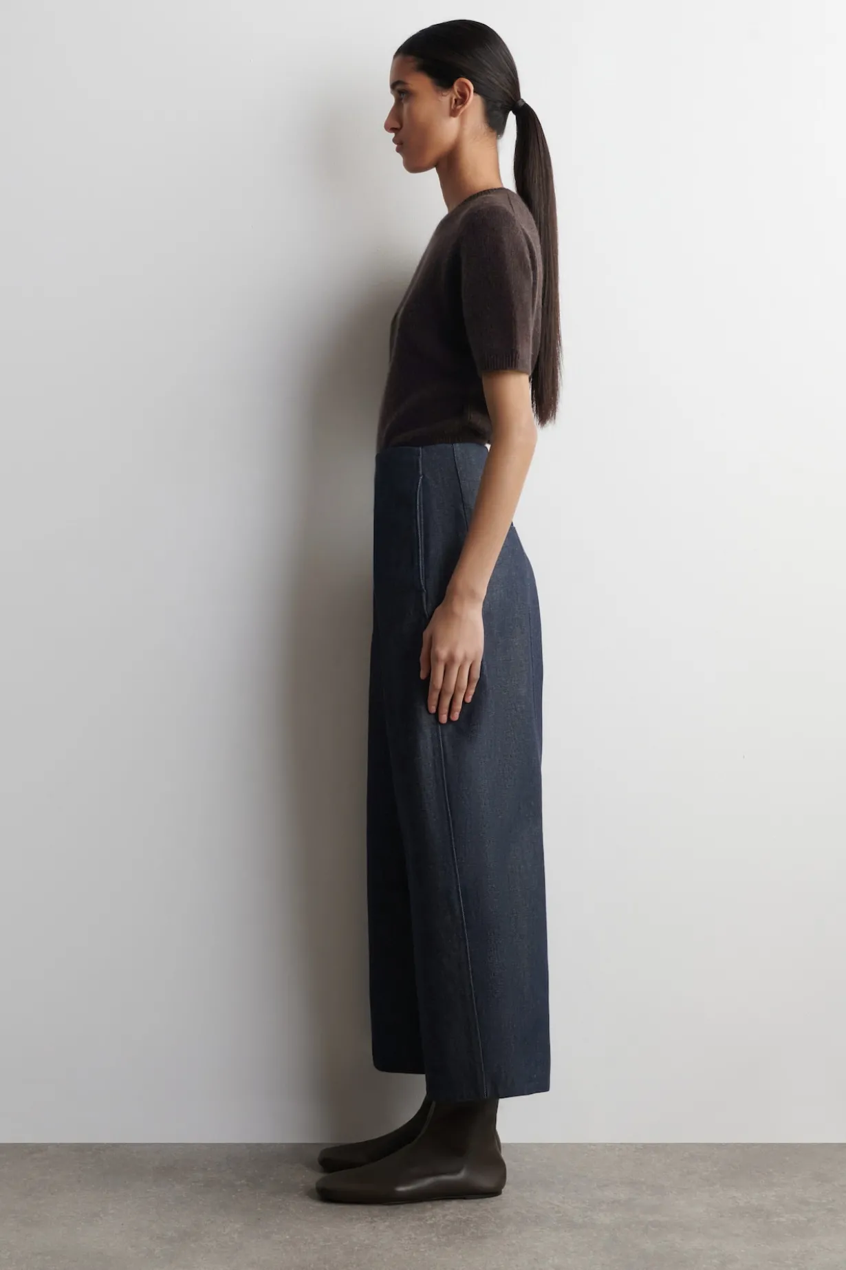 RAW DENIM CROPPED BARREL-LEG PANTS