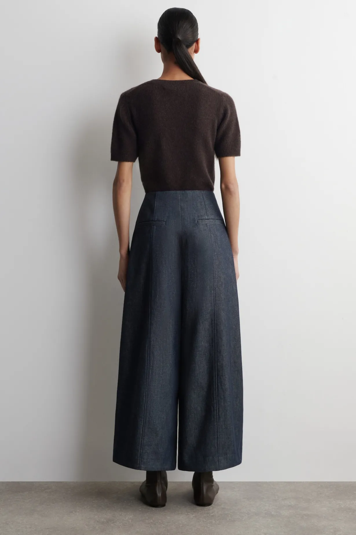 RAW DENIM CROPPED BARREL-LEG PANTS