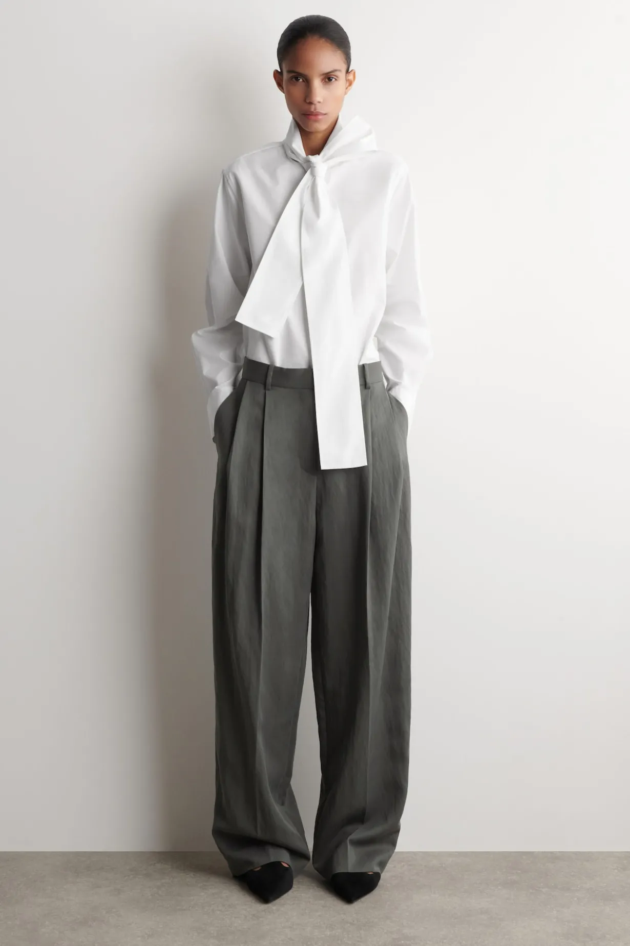 RELAXED FLUID WIDE-LEG PANTS