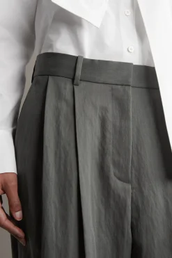 RELAXED FLUID WIDE-LEG PANTS