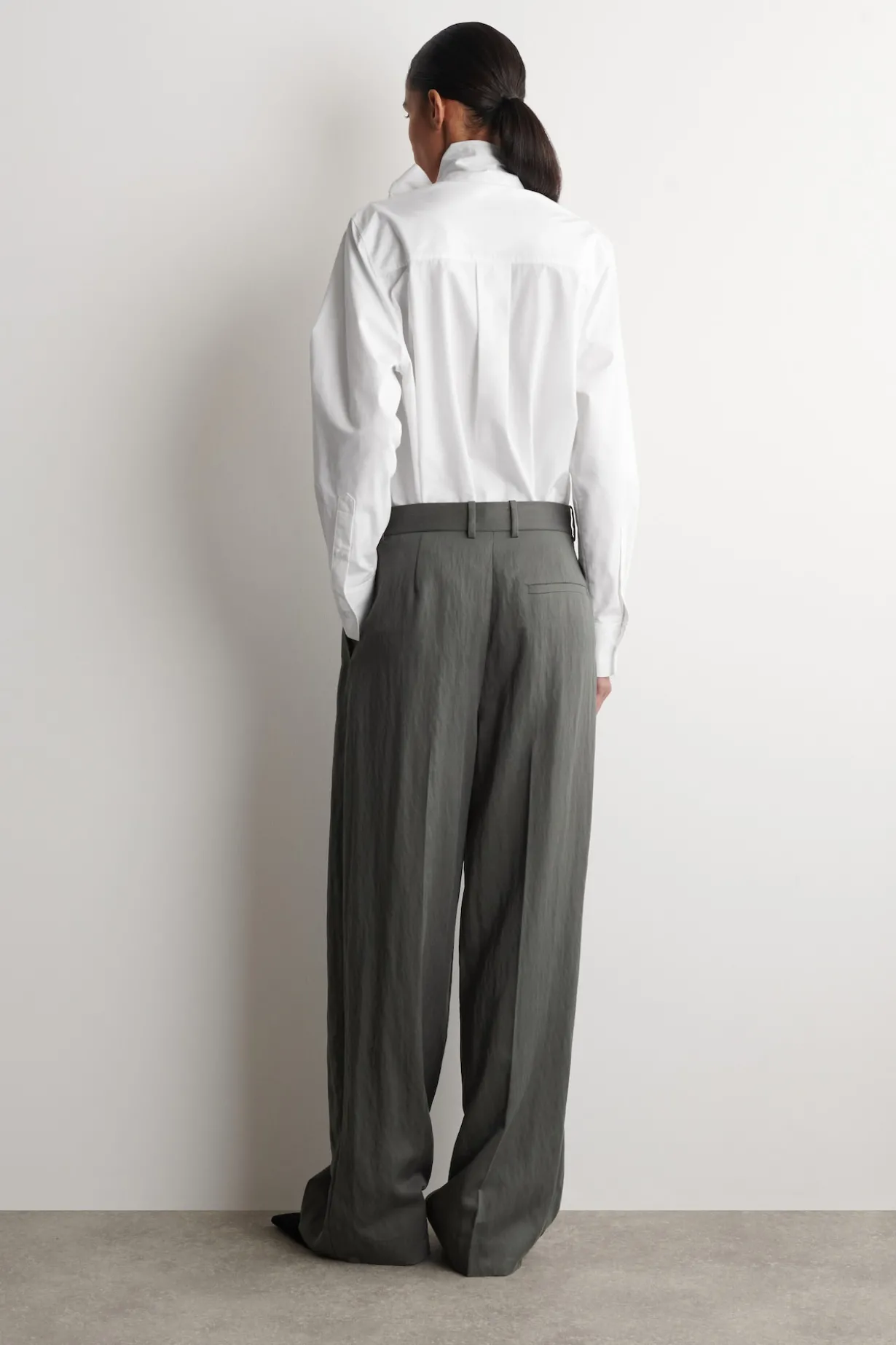 RELAXED FLUID WIDE-LEG PANTS