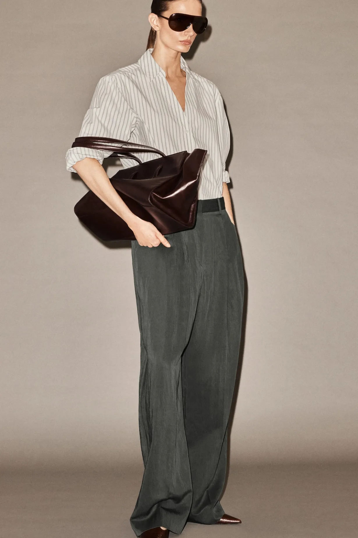 RELAXED FLUID WIDE-LEG PANTS