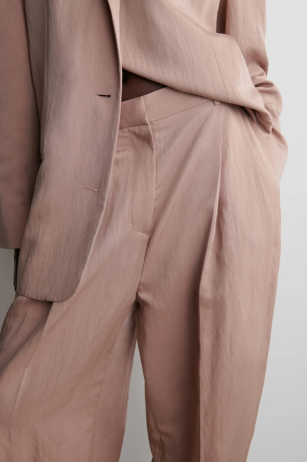 RELAXED FLUID WIDE-LEG PANTS
