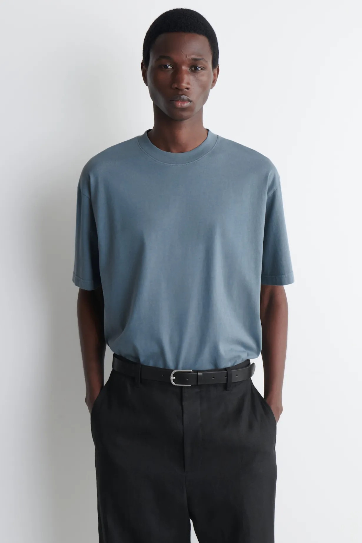 RELAXED LIGHTWEIGHT COTTON T-SHIRT