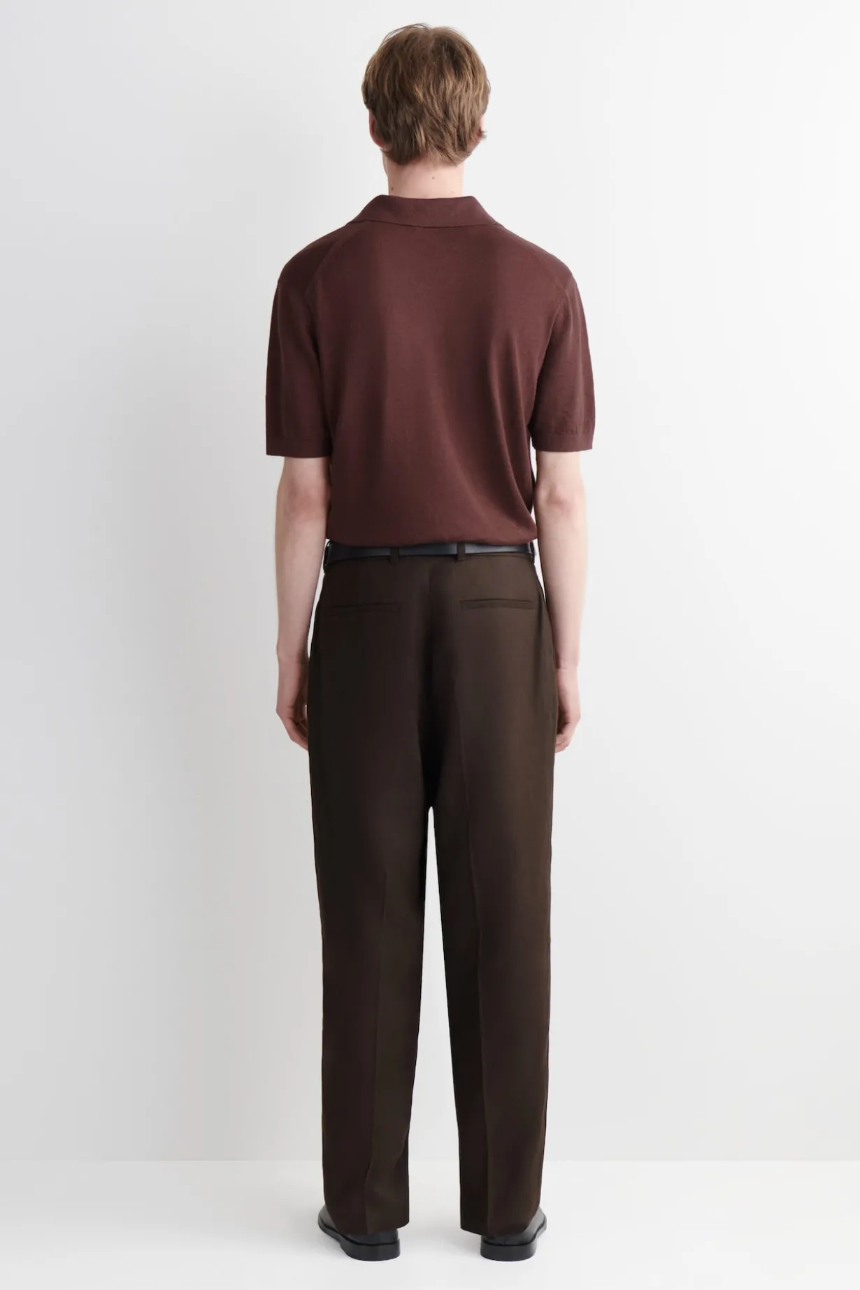 RELAXED LINEN TAPERED PANTS
