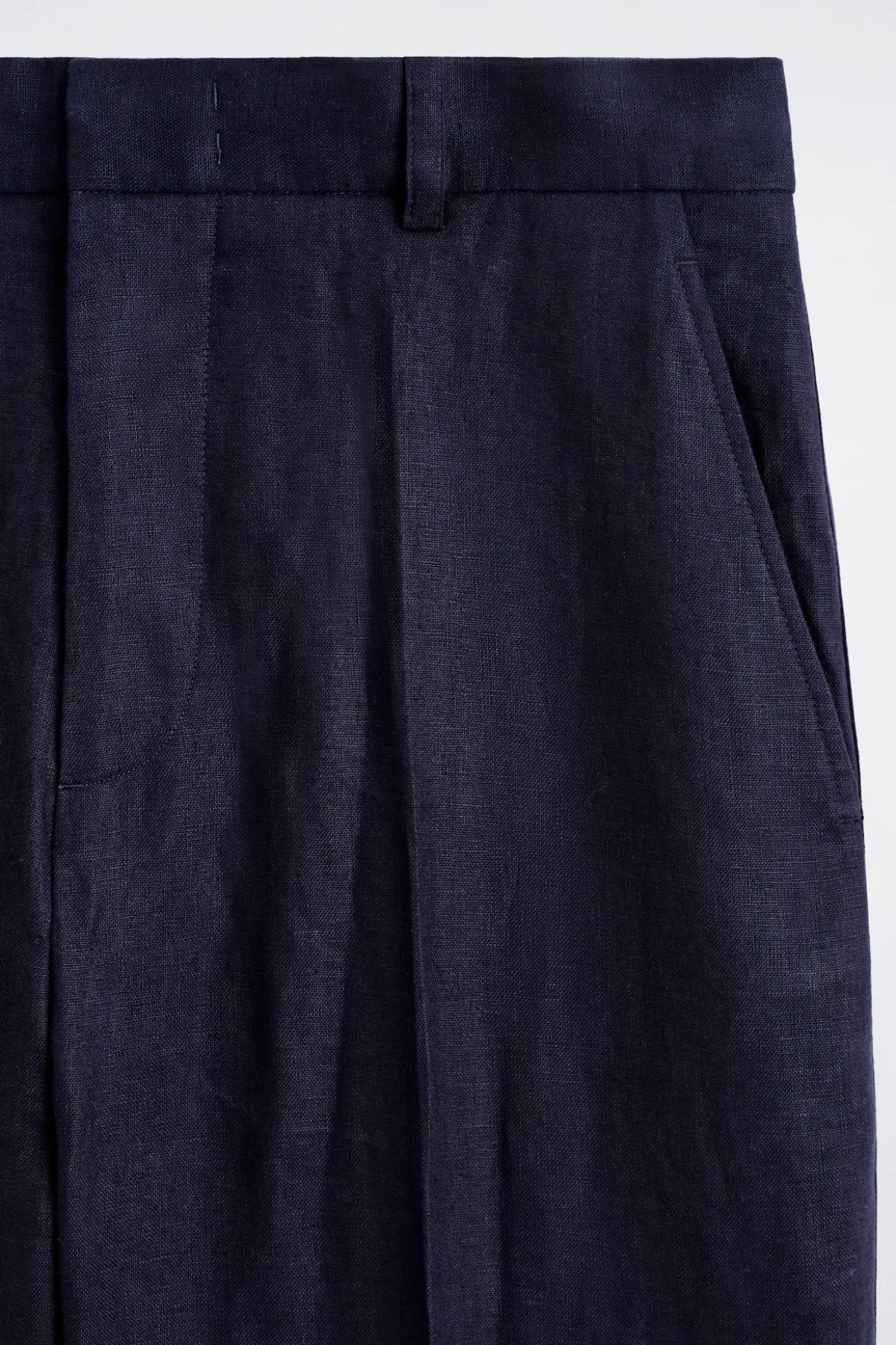 RELAXED LINEN TAPERED PANTS