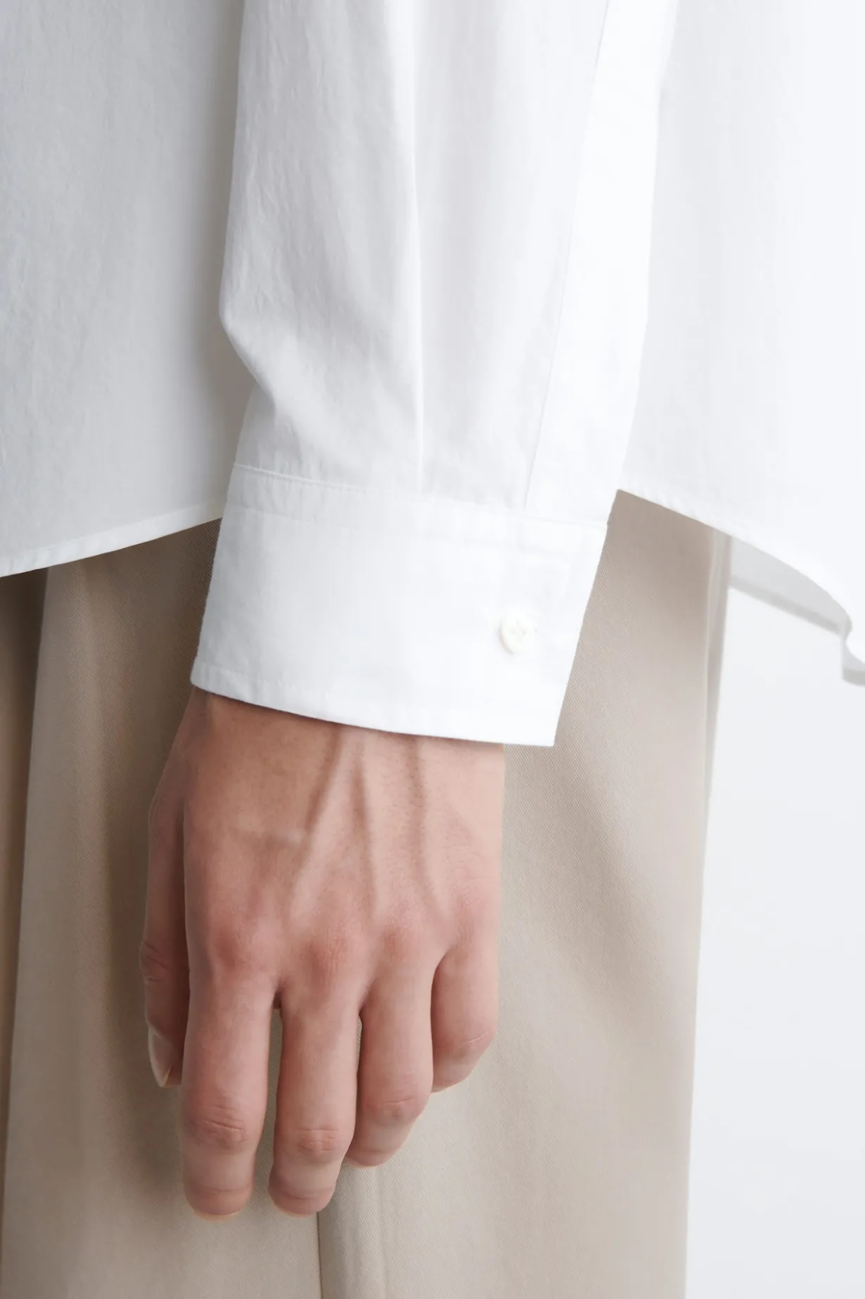 RELAXED PIMA COTTON POPLIN SHIRT