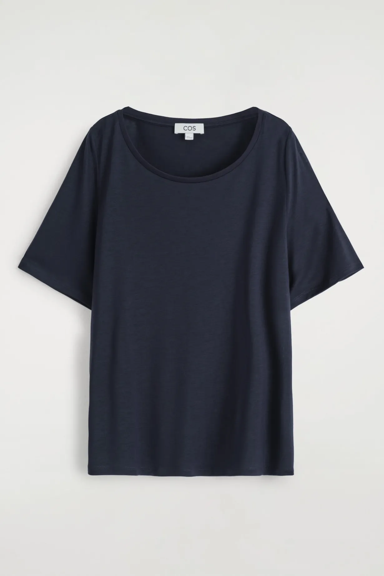 RELAXED SCOOP-NECK T-SHIRT