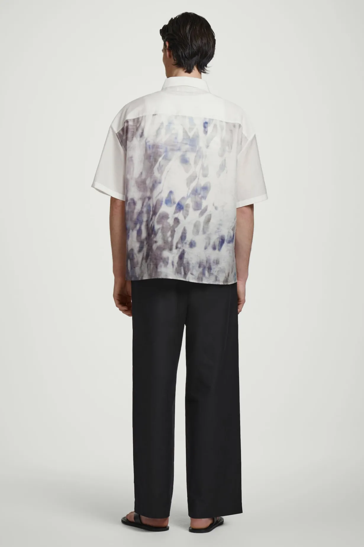 RELAXED SHORT-SLEEVED PRINTED RESORT SHIRT