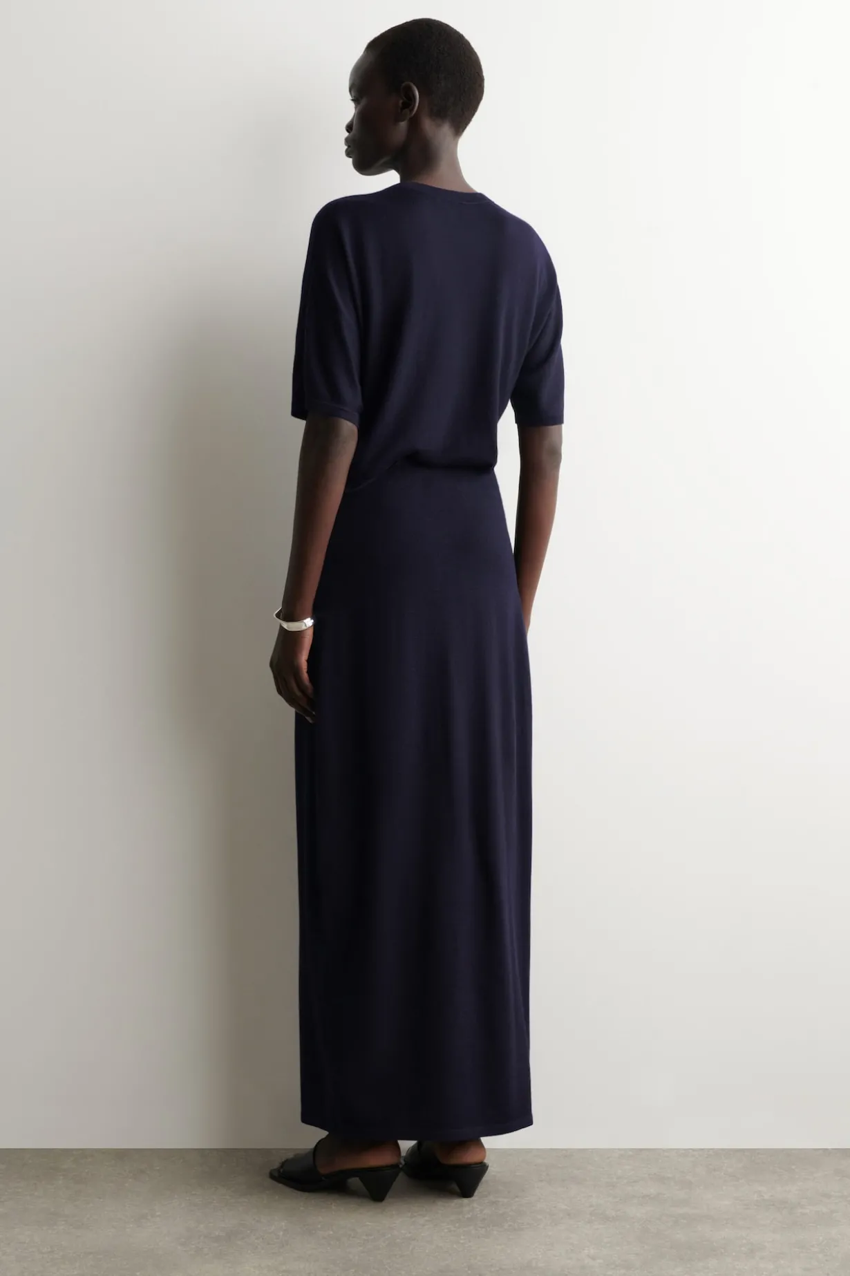 ROUNDED MERINO WOOL MIDI SKIRT