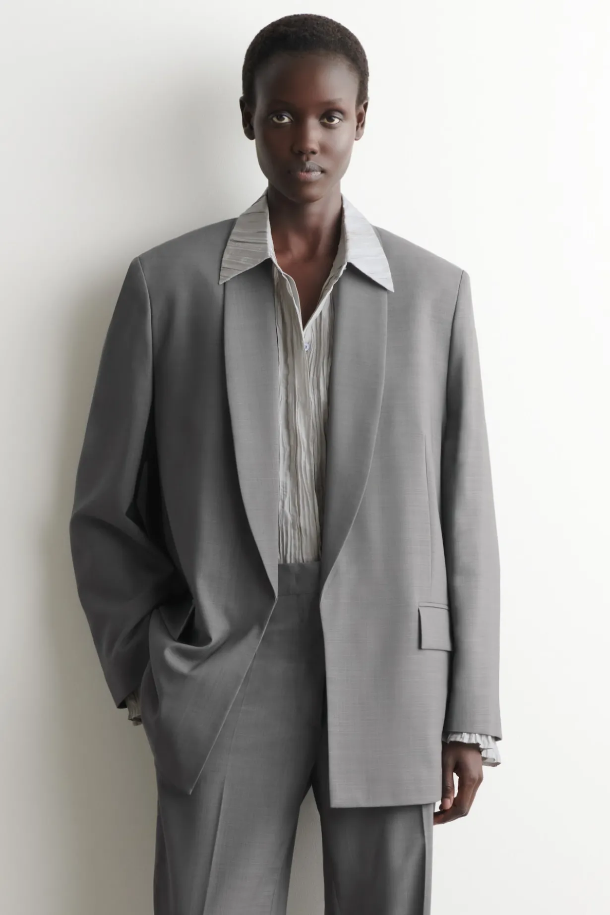 ROUNDED TEXTURED-SILK SHIRT