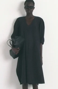 ROUNDED V-NECK COTTON MIDI DRESS