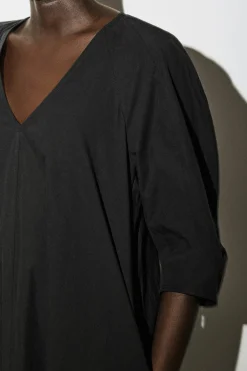 ROUNDED V-NECK COTTON MIDI DRESS