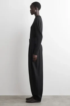 ROUNDED-SLEEVE TOP
