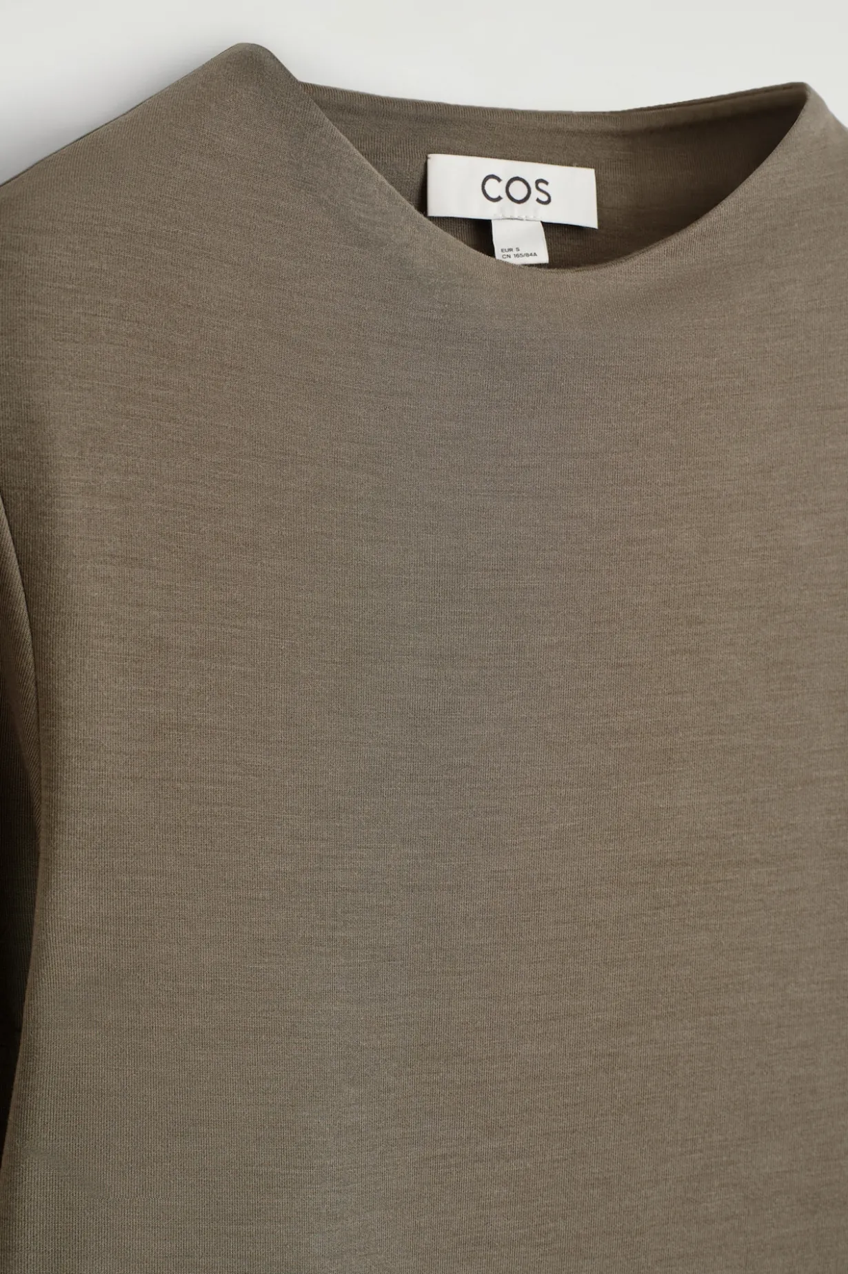 ROUNDED-SLEEVE TOP
