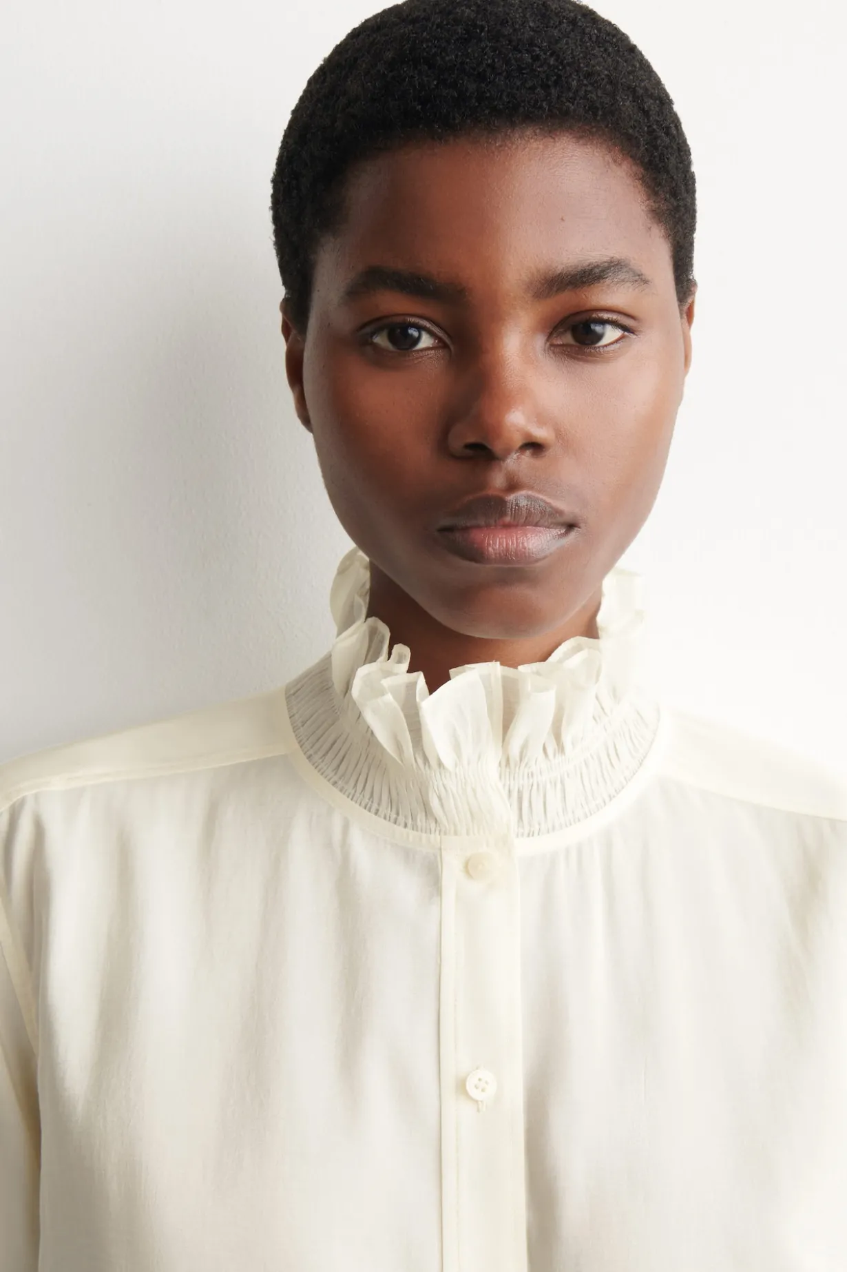 RUFFLE-COLLAR MODAL BLOUSE